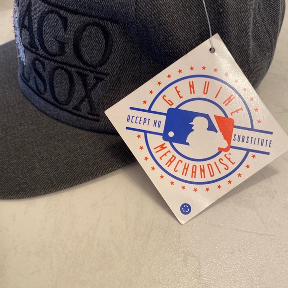 Authentic Chicago White Sox Hat - Picture 6 of 9